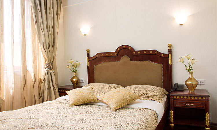 SIMPLE ROOM